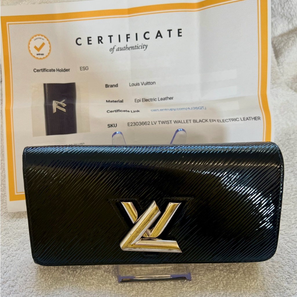 Louis Vuitton Black Epi Patent Leather Wallet With Twistlock Silver Hardware